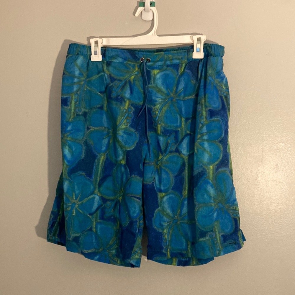 BNWT Perry Ellis swim trunks